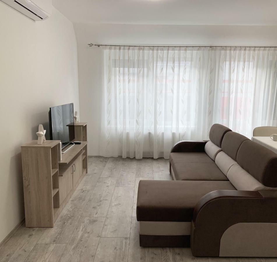 Exclusive Home - C. Apartman Печ Экстерьер фото