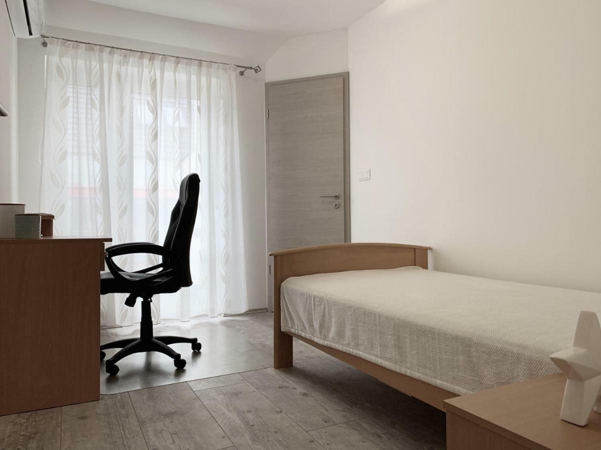Exclusive Home - C. Apartman Печ Экстерьер фото