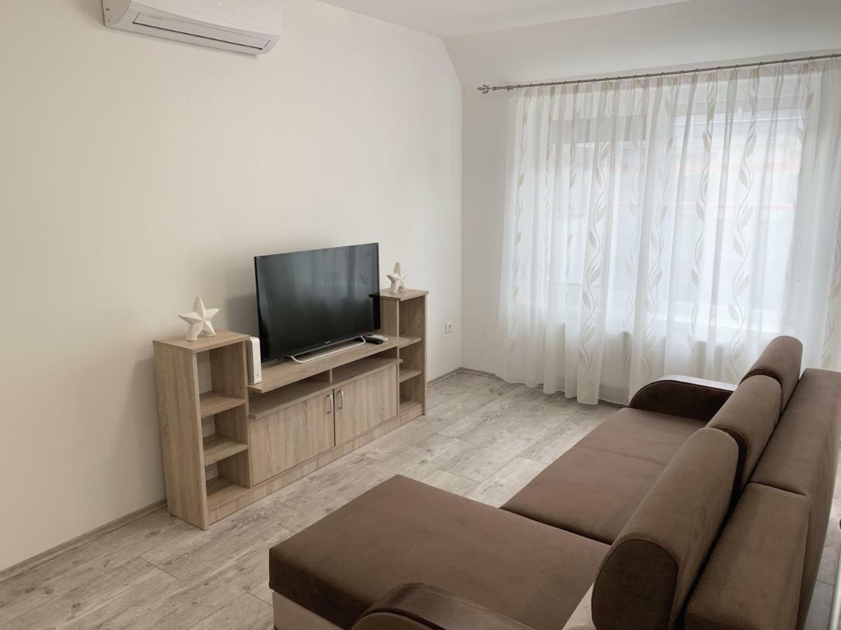 Exclusive Home - C. Apartman Печ Экстерьер фото